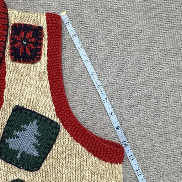 Vtg Bushwacker Womens Small Patchwork Holiday Sweater Vest Red Beige Button Knit - Picture 13 of 15